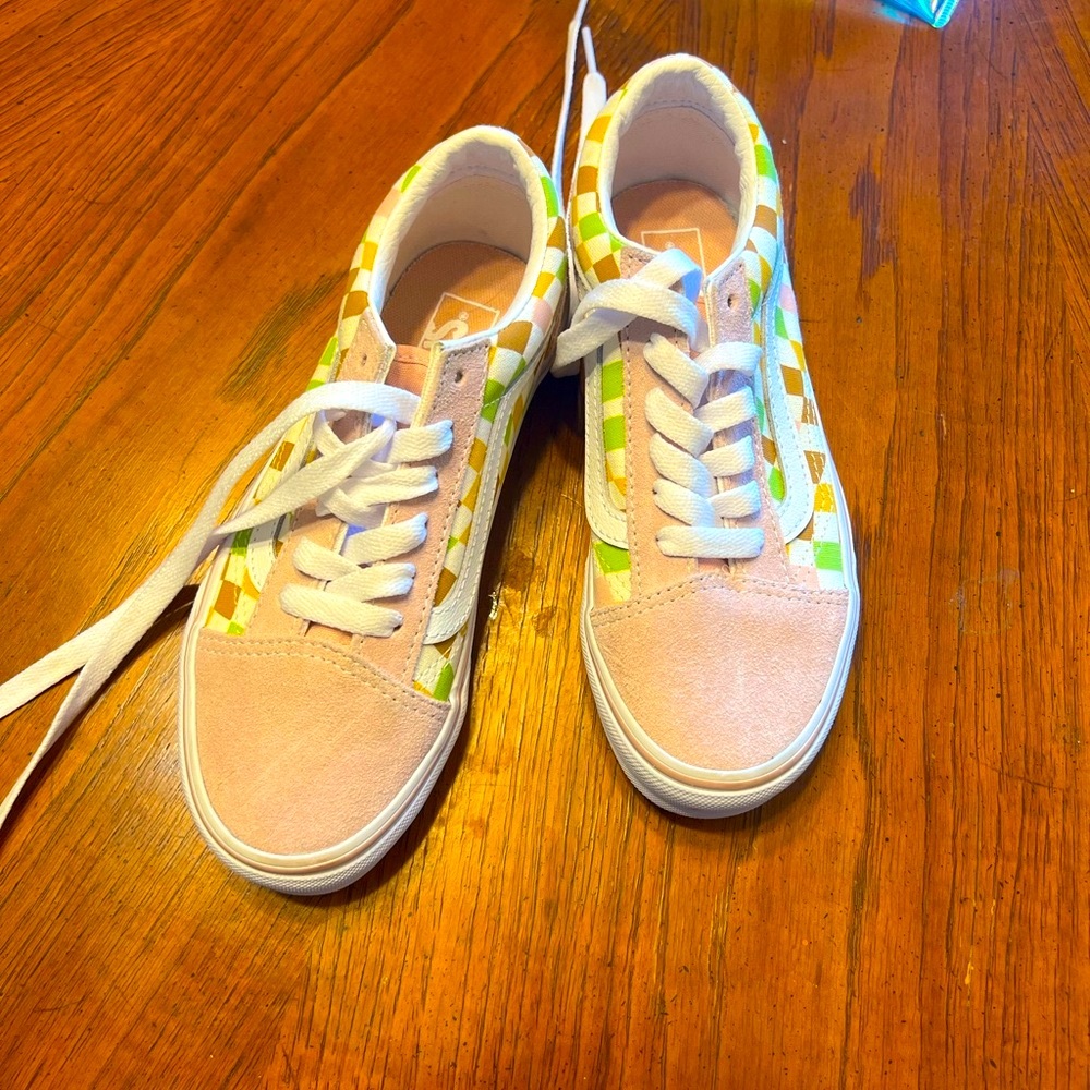 Kids rare Pink and Yellow suede Checkered Vans Sneakers in EUC